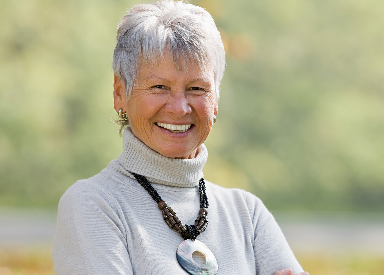 Complete arch tooth replacement using dental implants